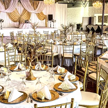 Grand banquet setup at an Indian palace themed vegetarian restaurant offering vegan food, vegetarian options, Indian cuisine delivery, and Indian food for events.